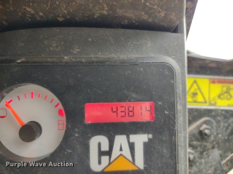 image for item LL9153 2013 Caterpillar 277C Series II  tracked skid steer loader