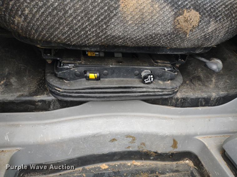 image for item LL9153 2013 Caterpillar 277C Series II  tracked skid steer loader