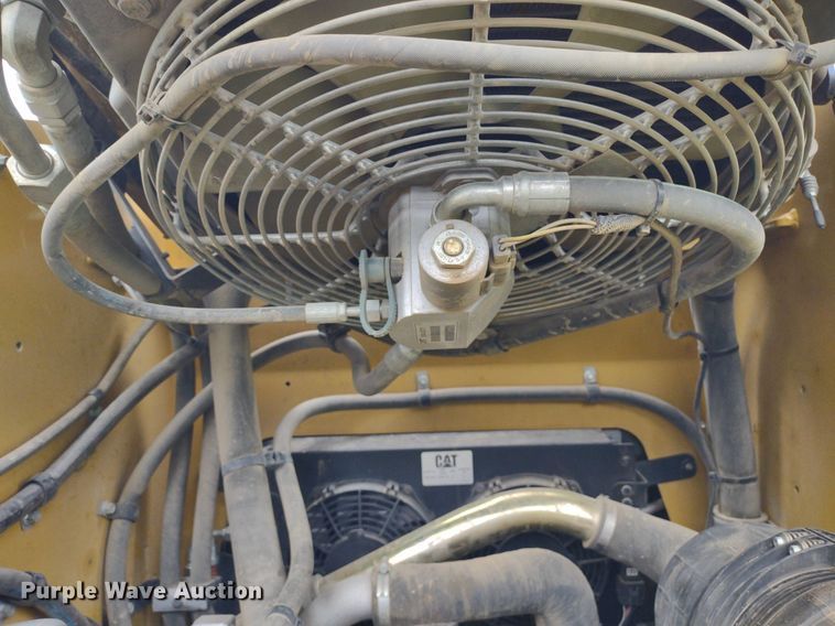 image for item LL9153 2013 Caterpillar 277C Series II  tracked skid steer loader