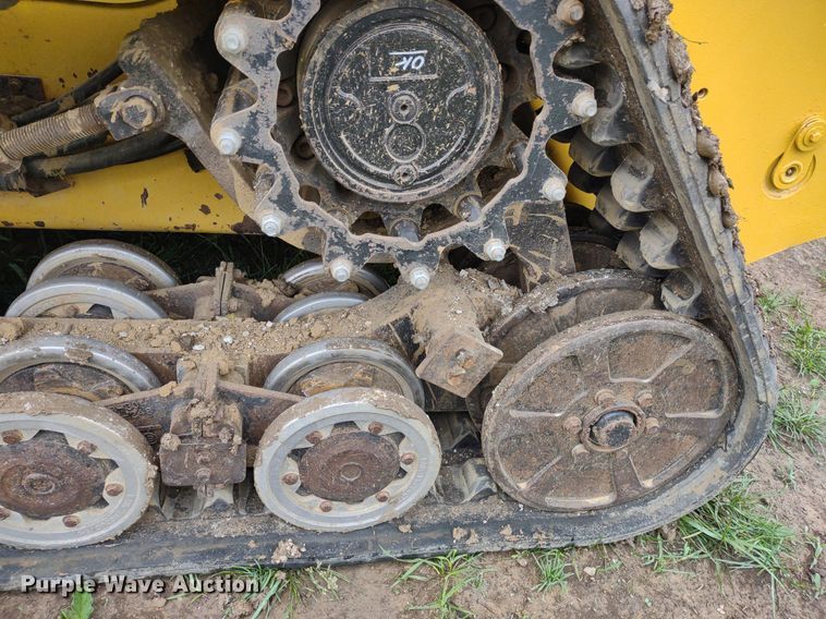 image for item LL9153 2013 Caterpillar 277C Series II  tracked skid steer loader