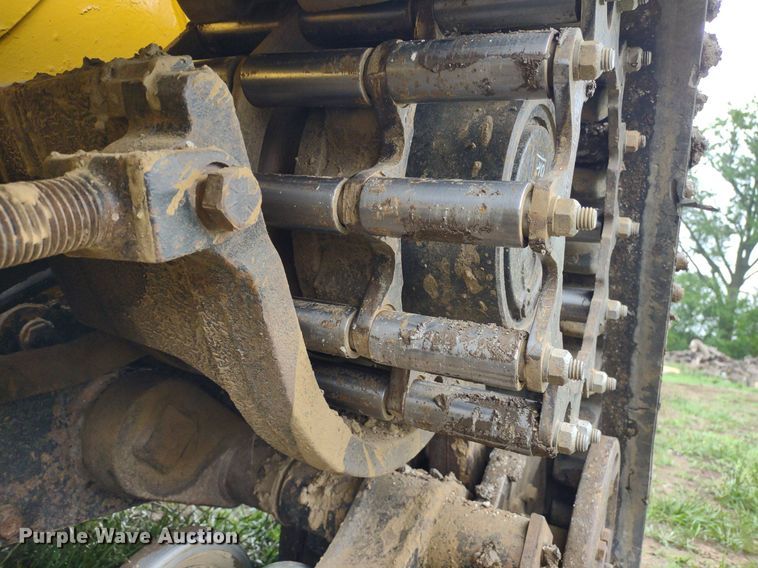 image for item LL9153 2013 Caterpillar 277C Series II  tracked skid steer loader