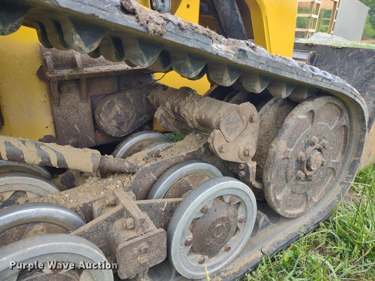 image for item LL9153 2013 Caterpillar 277C Series II  tracked skid steer loader