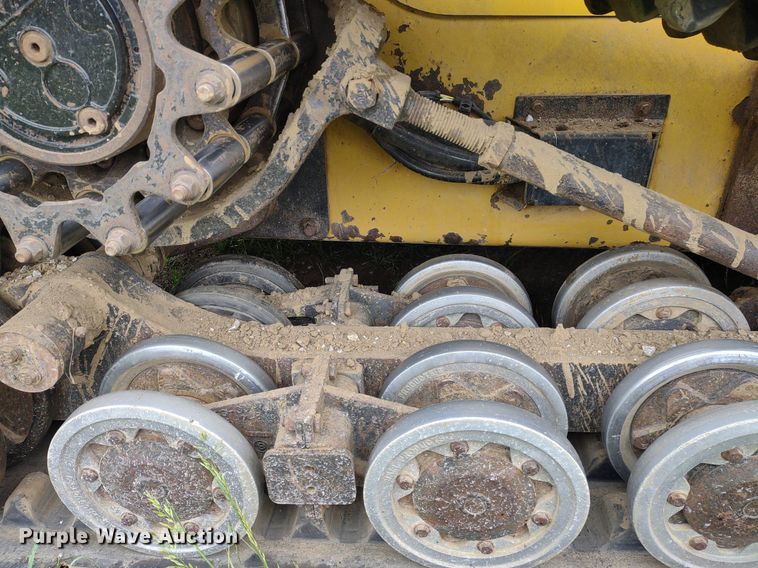 image for item LL9153 2013 Caterpillar 277C Series II  tracked skid steer loader