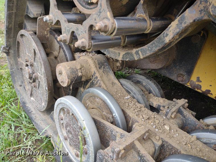 image for item LL9153 2013 Caterpillar 277C Series II  tracked skid steer loader
