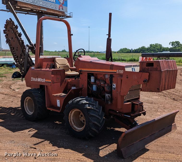 image for item LM9788 2000 Ditch Witch 5110  trencher