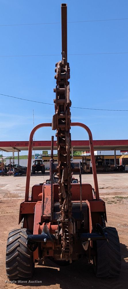 image for item LM9788 2000 Ditch Witch 5110  trencher