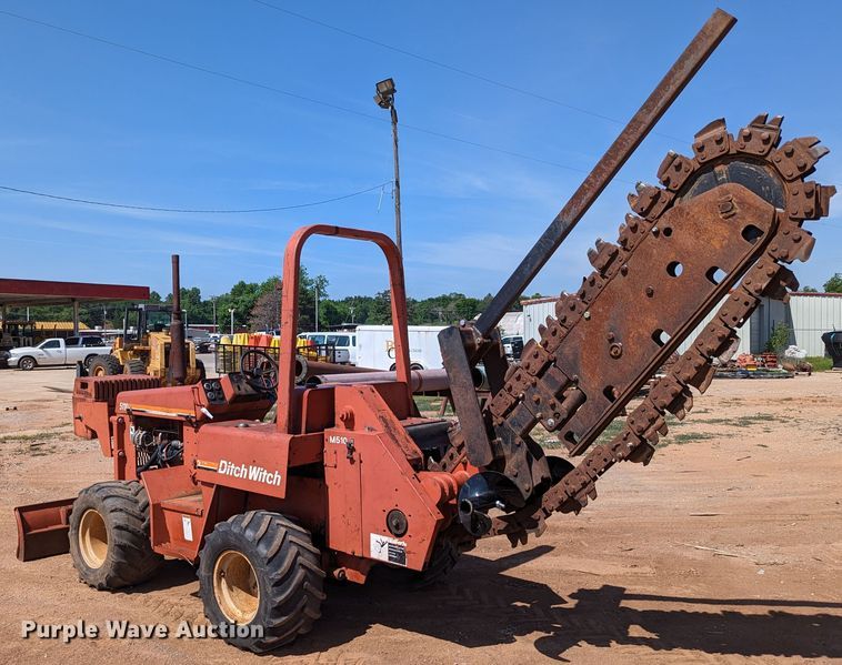 image for item LM9788 2000 Ditch Witch 5110  trencher