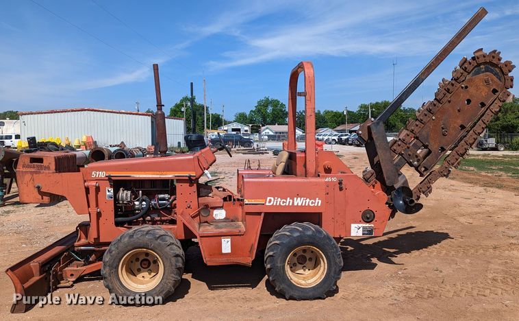 image for item LM9788 2000 Ditch Witch 5110  trencher