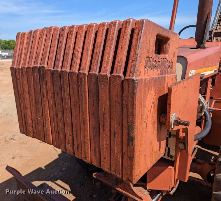 image for item LM9788 2000 Ditch Witch 5110  trencher