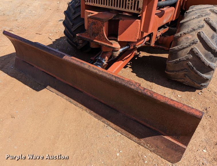 image for item LM9788 2000 Ditch Witch 5110  trencher