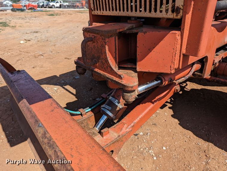 image for item LM9788 2000 Ditch Witch 5110  trencher