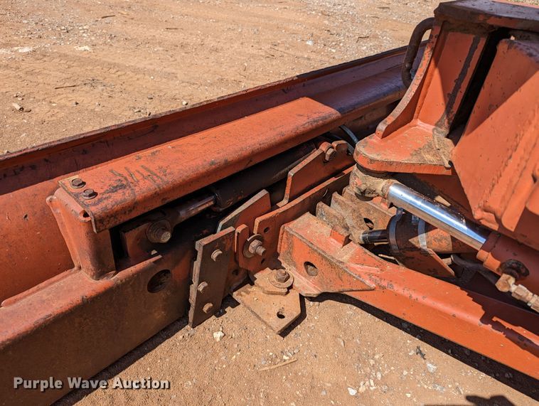 image for item LM9788 2000 Ditch Witch 5110  trencher