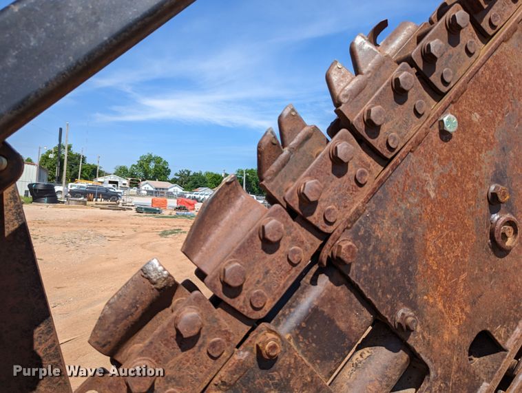 image for item LM9788 2000 Ditch Witch 5110  trencher