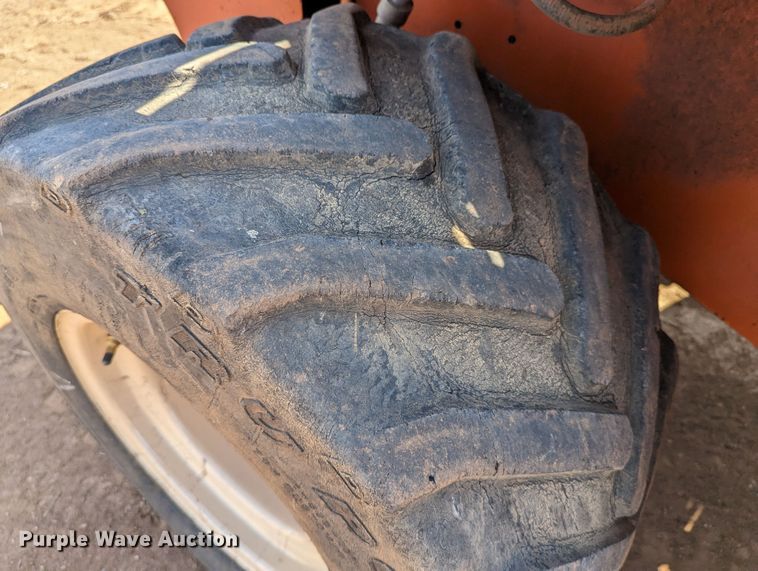 image for item LM9788 2000 Ditch Witch 5110  trencher