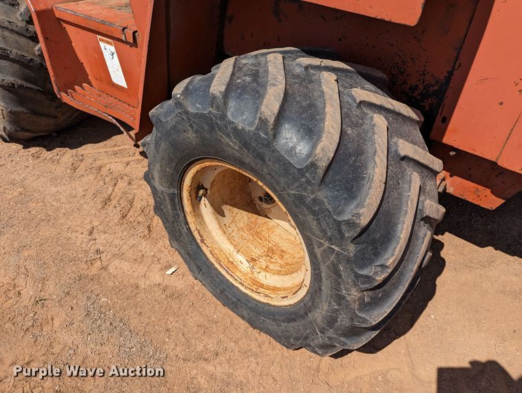 image for item LM9788 2000 Ditch Witch 5110  trencher