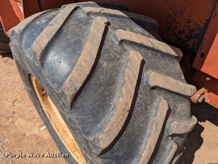 image for item LM9788 2000 Ditch Witch 5110  trencher