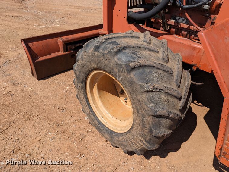 image for item LM9788 2000 Ditch Witch 5110  trencher