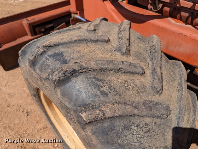 image for item LM9788 2000 Ditch Witch 5110  trencher