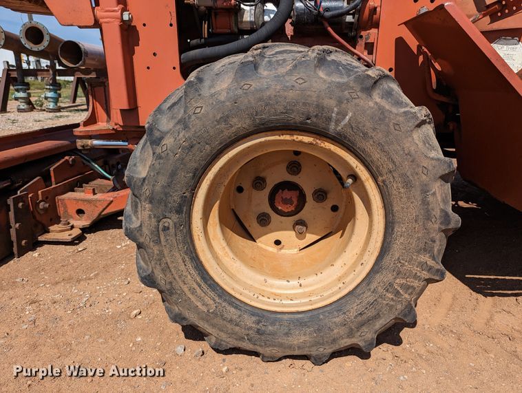 image for item LM9788 2000 Ditch Witch 5110  trencher