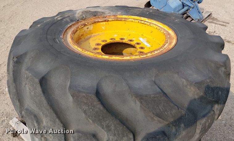 image for item LP9619 (4) 17.5-25 tires and wheels