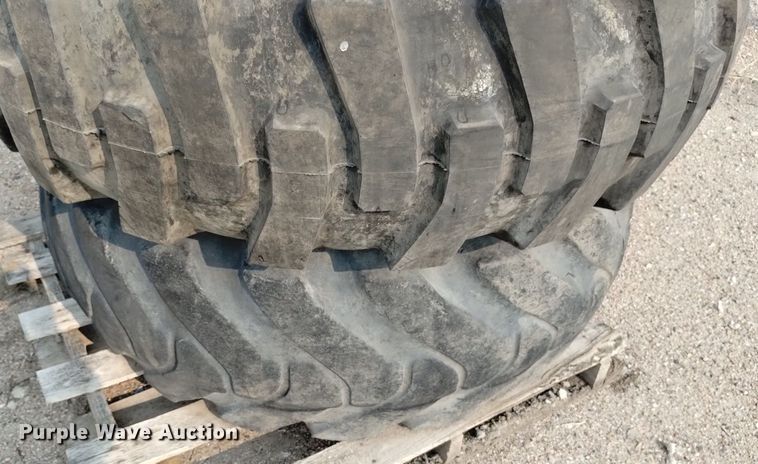 image for item LP9619 (4) 17.5-25 tires and wheels