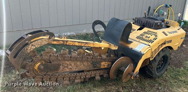 image for item LP9974 2000 Vermeer V2050  trencher
