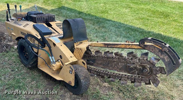 image for item LP9974 2000 Vermeer V2050  trencher