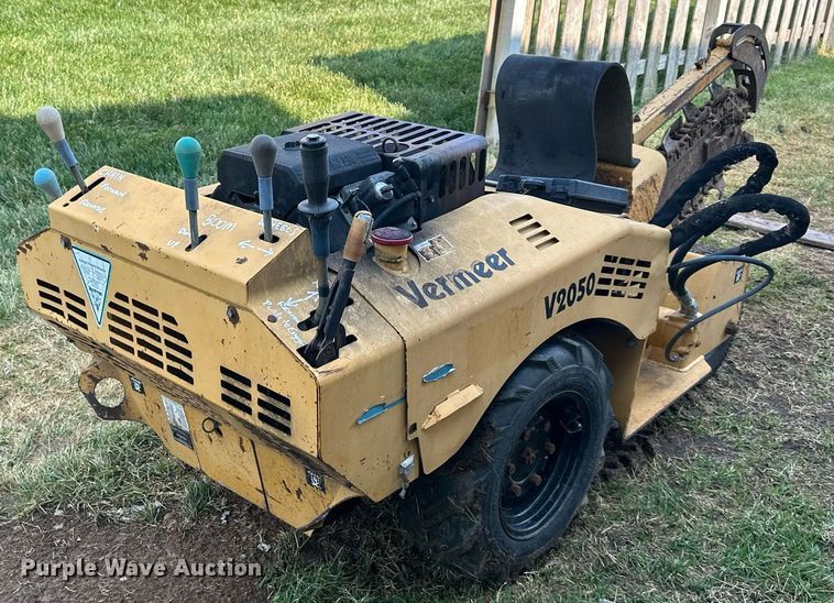 image for item LP9974 2000 Vermeer V2050  trencher