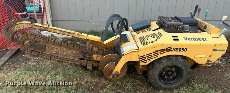 image for item LP9974 2000 Vermeer V2050  trencher