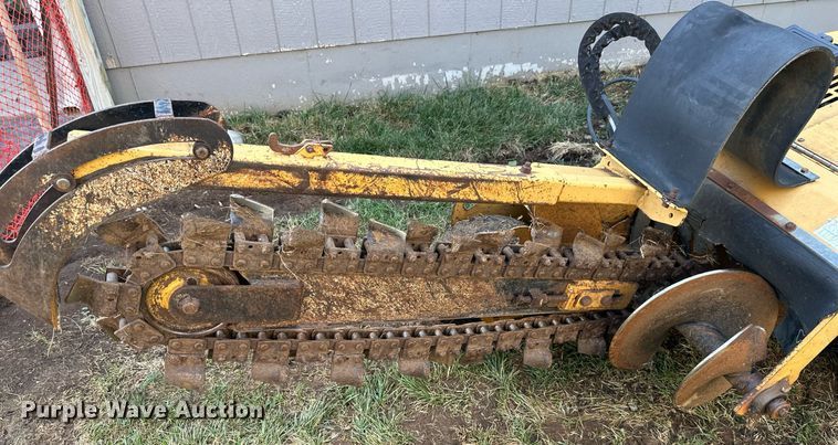 image for item LP9974 2000 Vermeer V2050  trencher