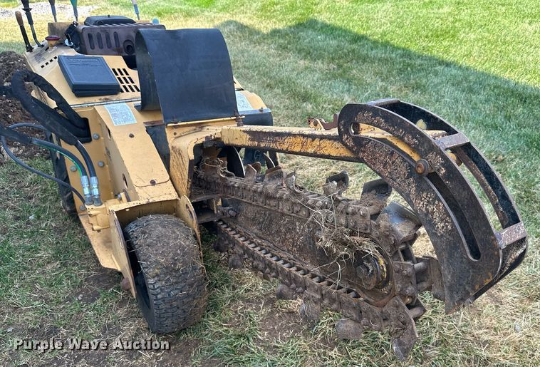image for item LP9974 2000 Vermeer V2050  trencher
