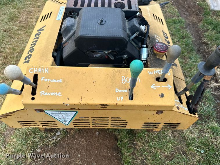 image for item LP9974 2000 Vermeer V2050  trencher