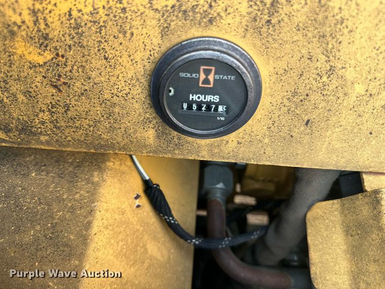image for item LP9974 2000 Vermeer V2050  trencher
