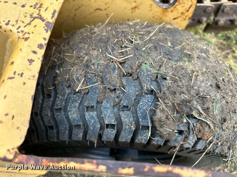 image for item LP9974 2000 Vermeer V2050  trencher