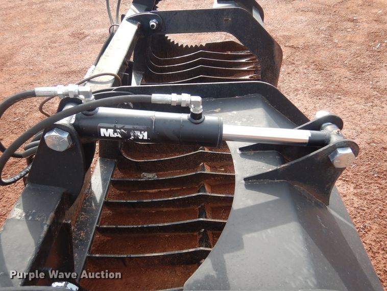 image for item LT9782 78" W skid steer grapple bucket