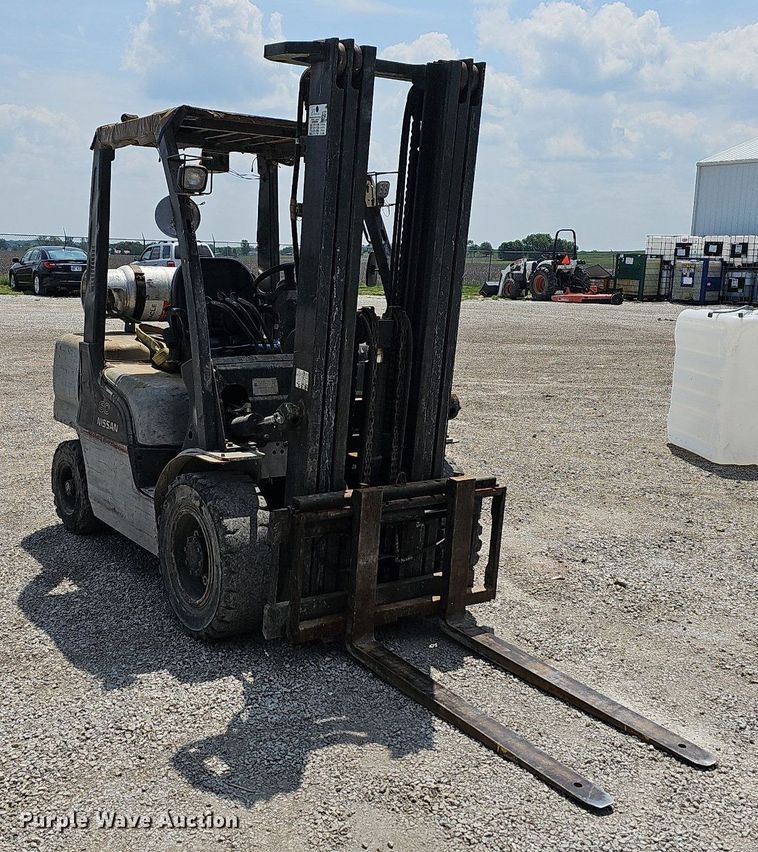 image for item LW9615 Nissan 60  forklift