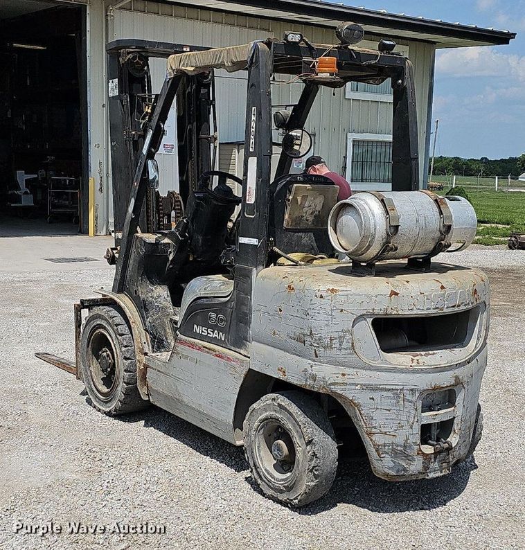 image for item LW9615 Nissan 60  forklift