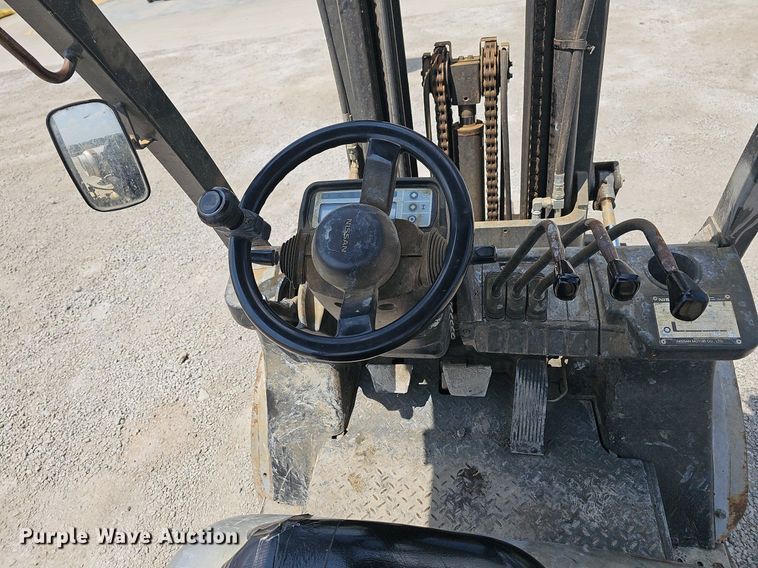 image for item LW9615 Nissan 60  forklift