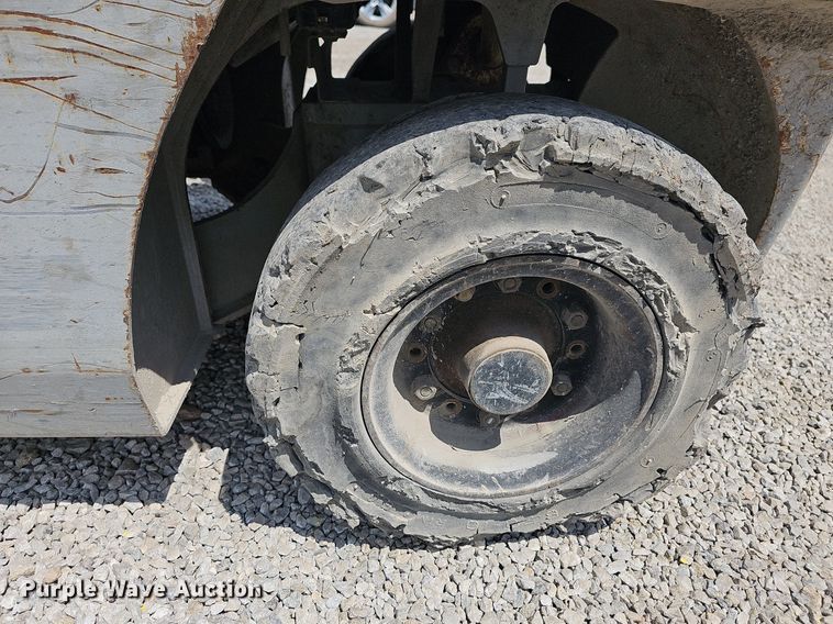 image for item LW9615 Nissan 60  forklift