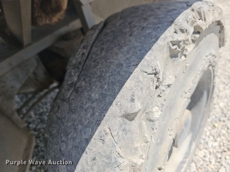 image for item LW9615 Nissan 60  forklift