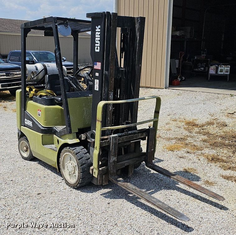 image for item LW9616 Clark CGC20  forklift