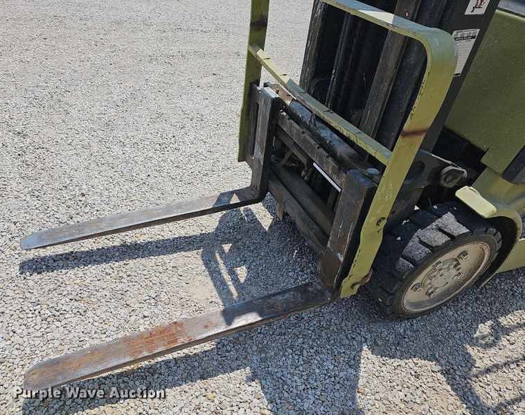 image for item LW9616 Clark CGC20  forklift