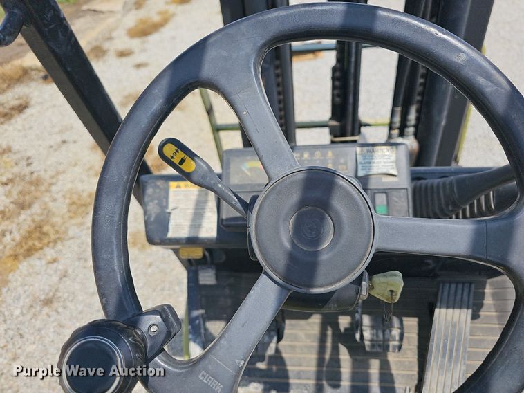 image for item LW9616 Clark CGC20  forklift