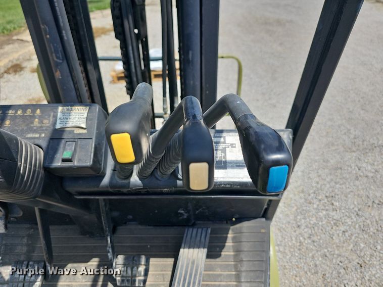image for item LW9616 Clark CGC20  forklift