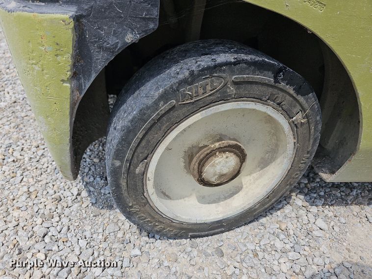 image for item LW9616 Clark CGC20  forklift