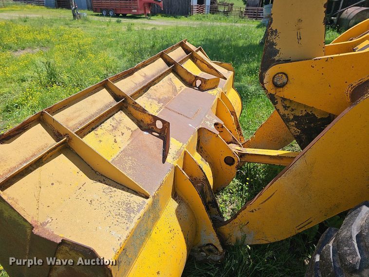 image for item LW9620 1992 John Deere 444E  wheel loader