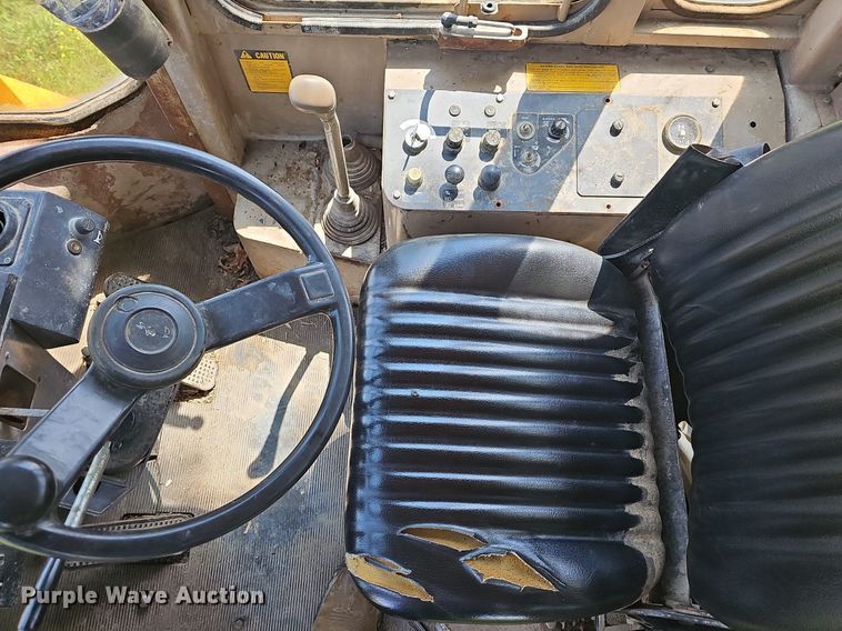 image for item LW9620 1992 John Deere 444E  wheel loader