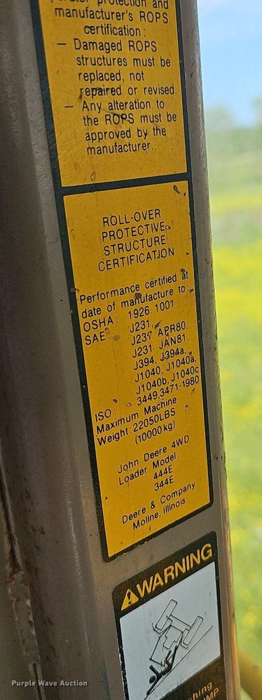 image for item LW9620 1992 John Deere 444E  wheel loader