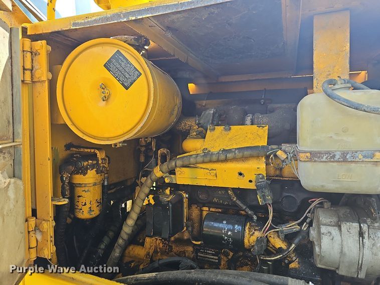 image for item LW9620 1992 John Deere 444E  wheel loader