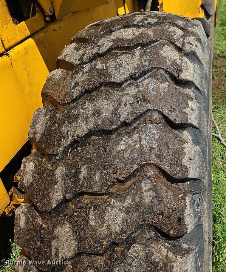 image for item LW9620 1992 John Deere 444E  wheel loader